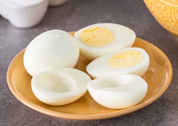 So sánh giá trị dinh dưỡng của trứng gà, trứng vịt, trứng cút và trứng lộn