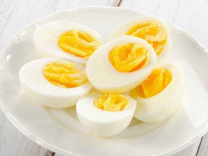 So sánh giá trị dinh dưỡng của trứng gà, trứng vịt, trứng cút và trứng lộn