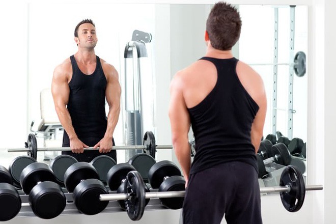 So sánh giữa tập luyện tăng sức mạnh và tập luyện tăng cơ bắp