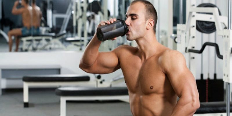 Sữa tăng cân khi tập gym nên dùng Whey hay Mass Gainer?