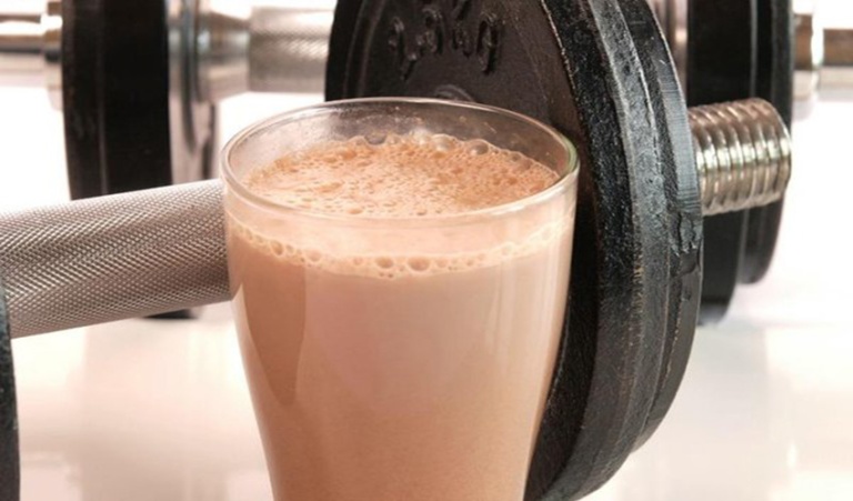 Sữa tăng cân khi tập gym nên dùng Whey hay Mass Gainer?